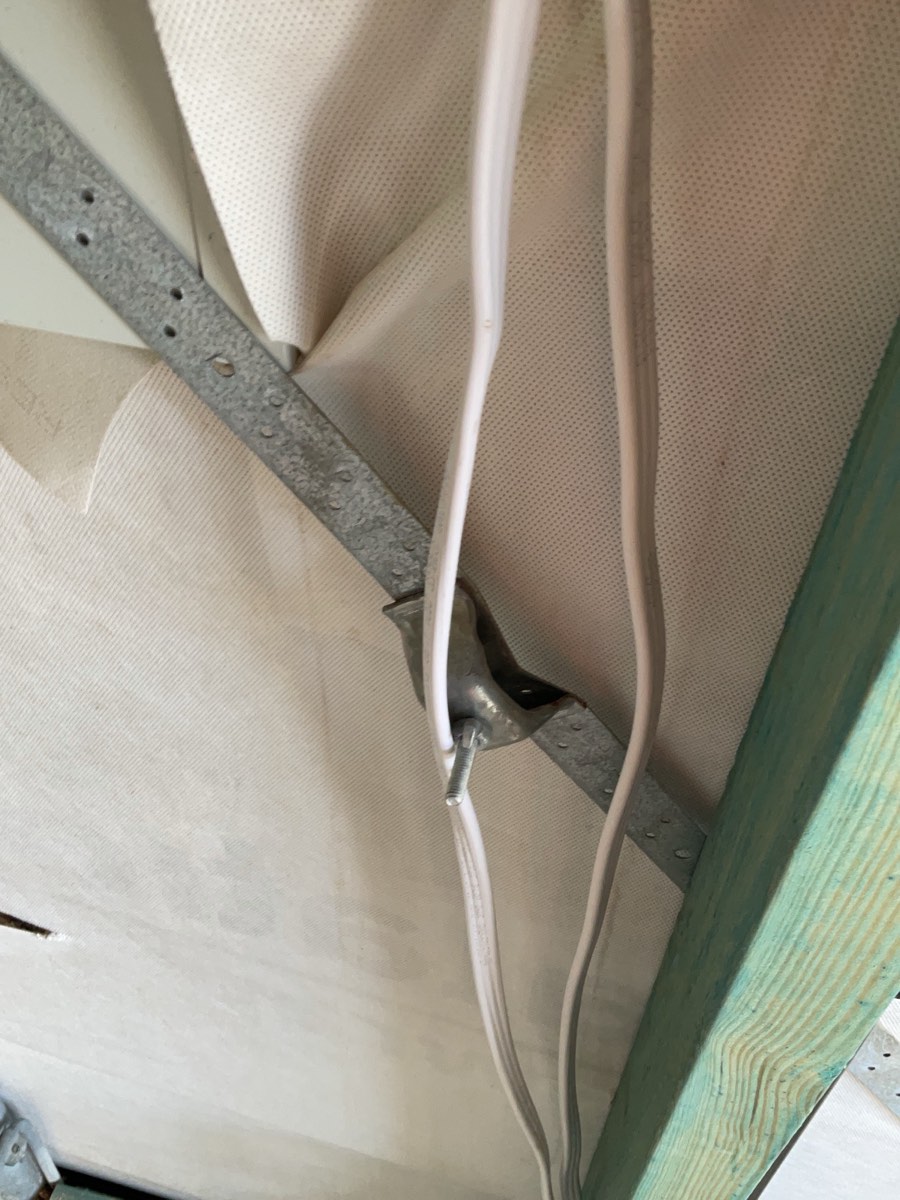 A second cable against structural metal, Marsden Park